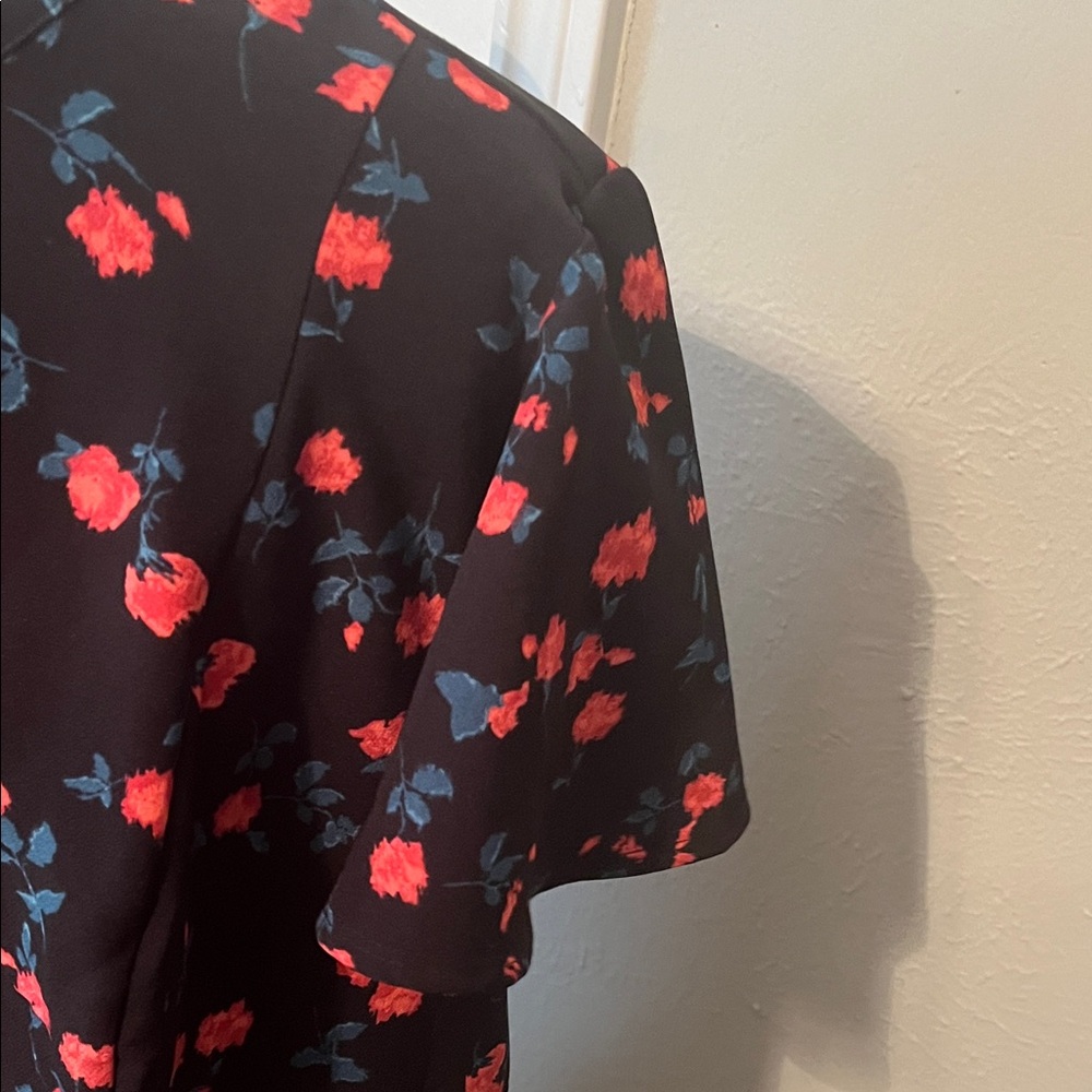 Lane Bryant Peplum Floral Black with Pinkish Red Accents Top V Neck | Size 18 - Picture 8 of 13